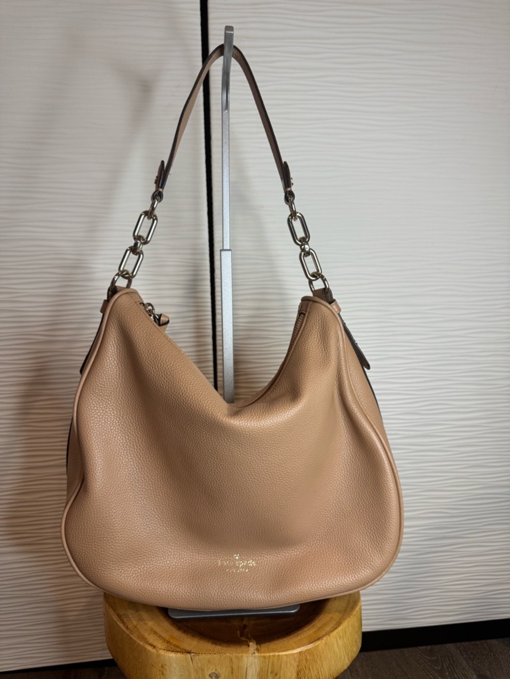 Kate Spade Elegant Taupe/Pink Pebbled Leather Hobo Shoulder Bag